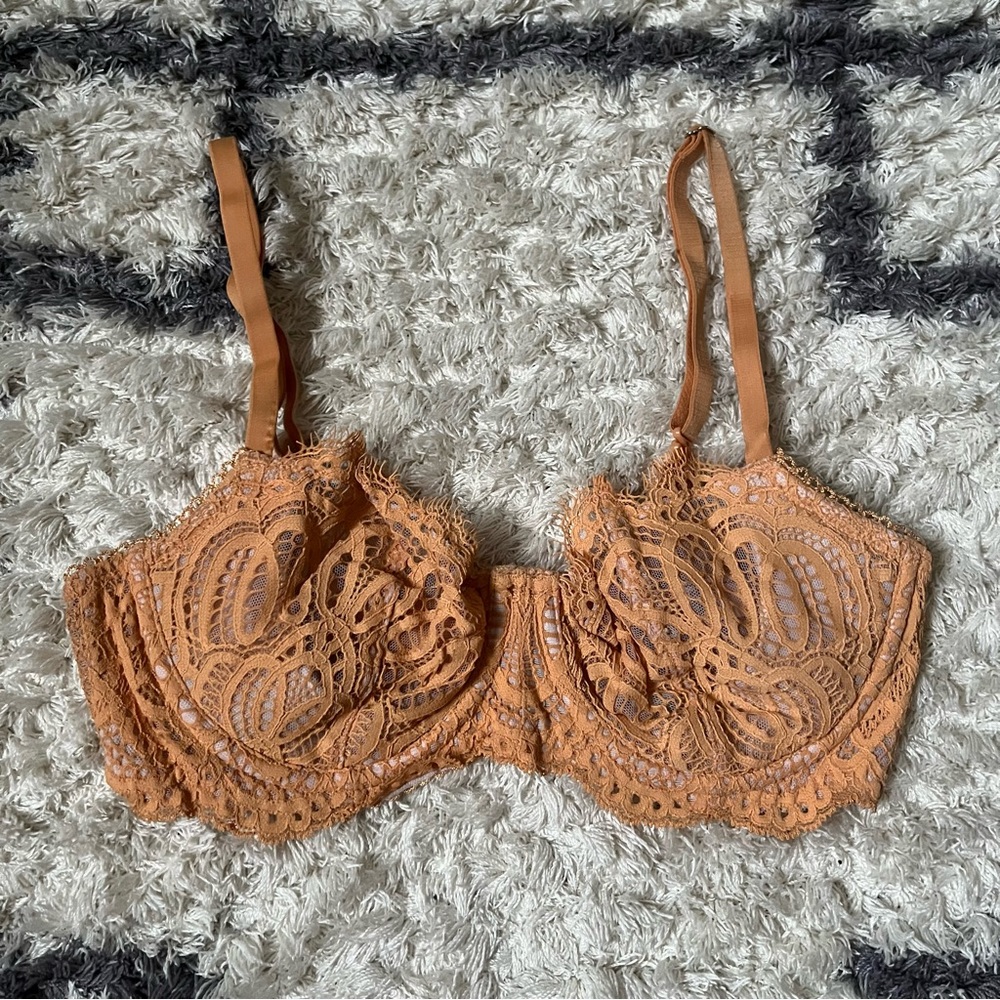 Victoria’s Secret Dream Angels Balconette Lace Bra